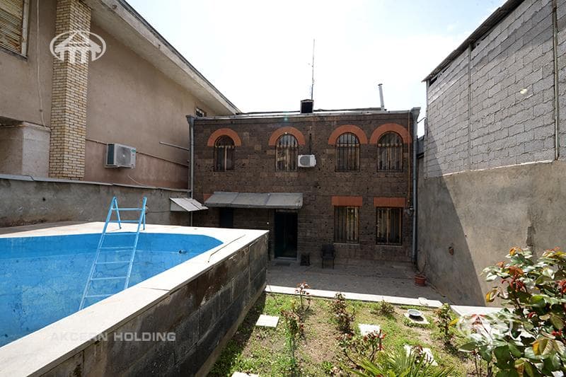 House · 5 rooms · 220 m² · Arabkir
