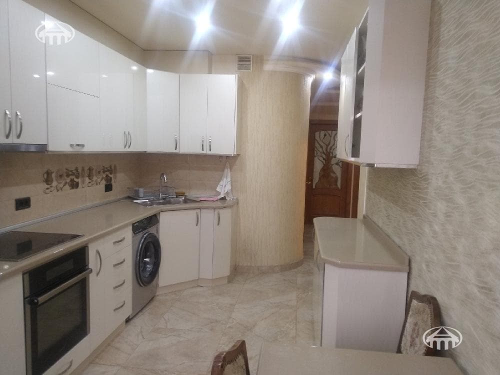 Apartment · 3 rooms · 83 m² · Kentron