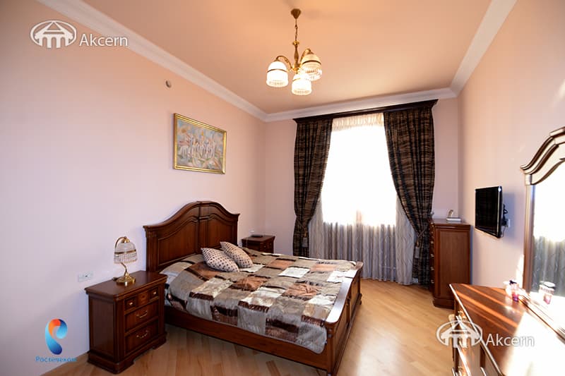 Дом · 6 комн. · 370 м² · Арабкир