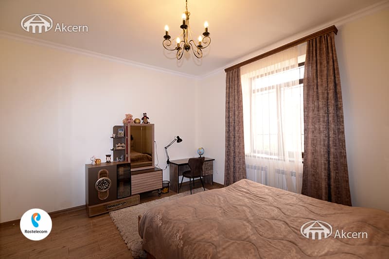 Дом · 5 комн. · 290 м² · Аван