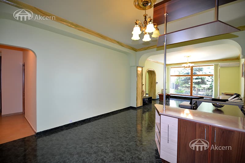 Квартира · 3 комн. · 140 м² · Арабкир