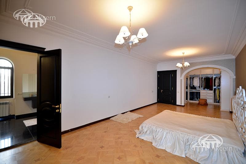 Особняк · 5 комн. · 740 м² · с. Ариндж