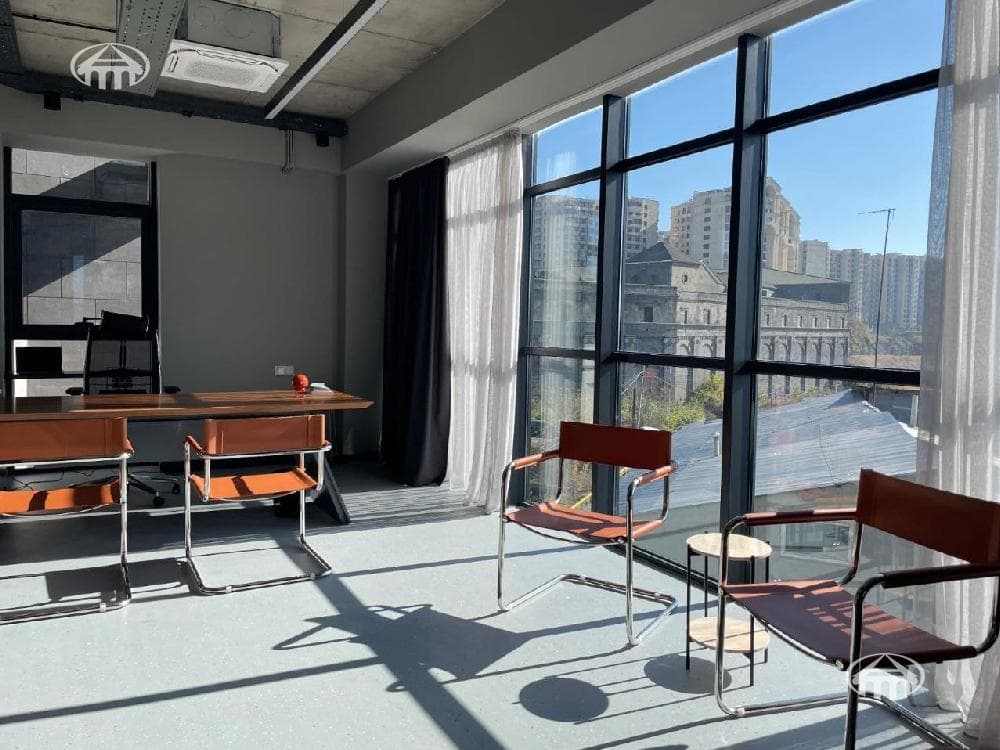 Офис · 845 м² · Кентрон
