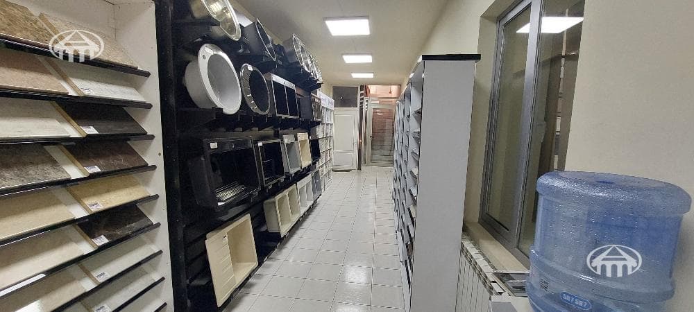 Магазин · 699 м² · Аджапняк