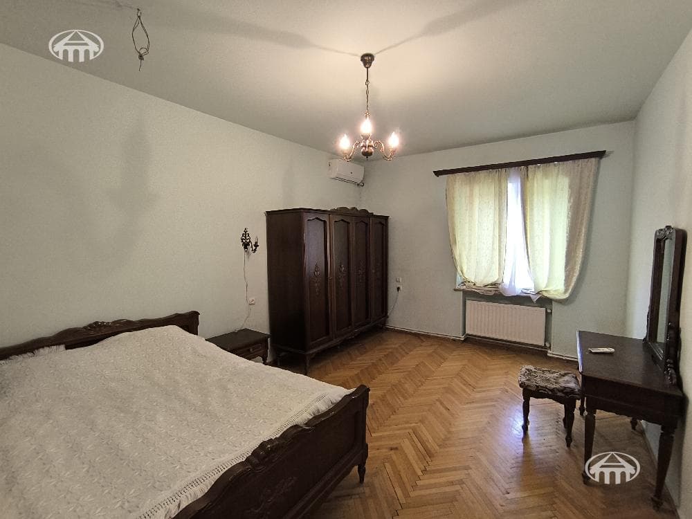 Mansion · 5 rooms · 375 m² · Ptgni