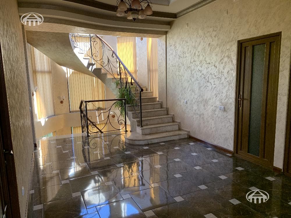 Mansion · 4 rooms · 328 m² · Malatia-Sebastia