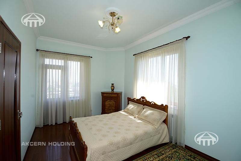 Mansion · 8 rooms · 607.5 m² · Qasax