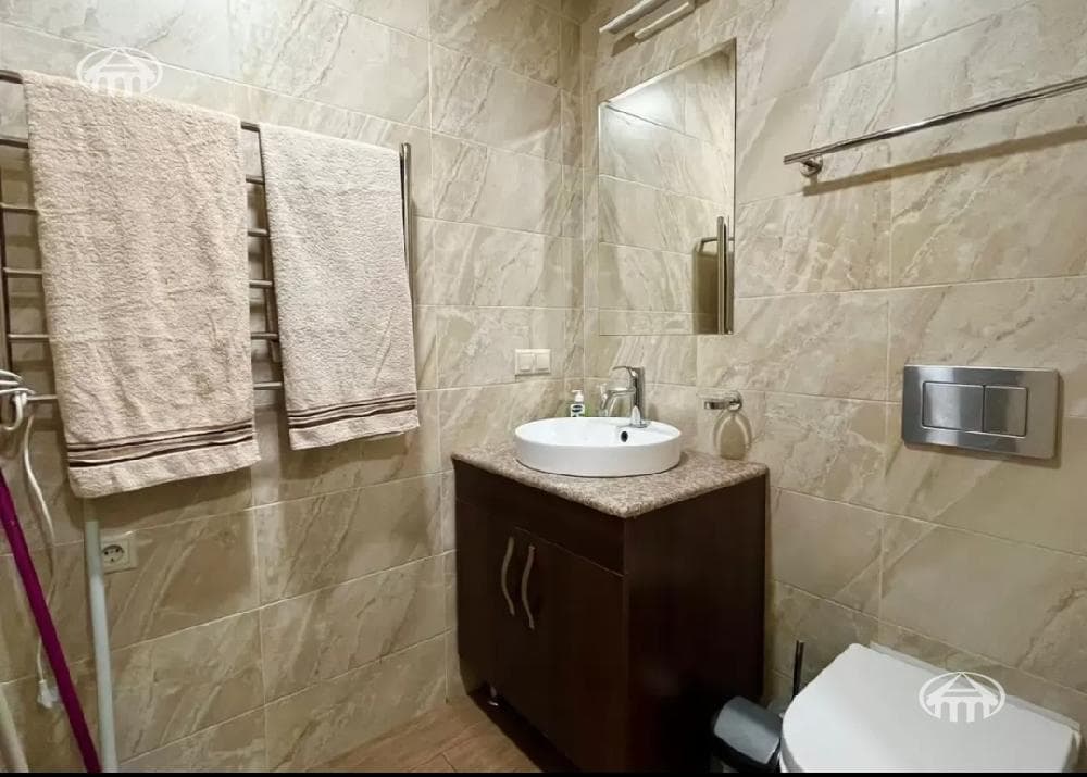 Apartment · 2 rooms · 51 m² · Kentron