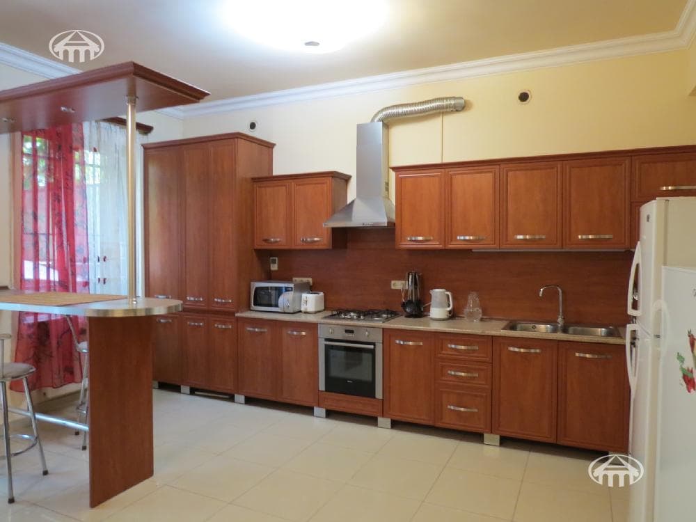 Office · 304 m² · Arabkir