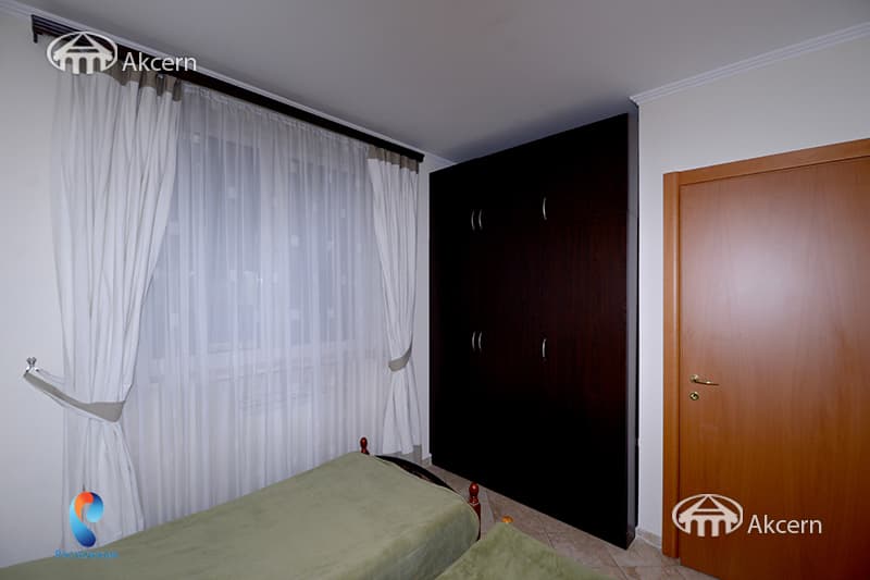 Apartment · 3 rooms · 125 m² · Kentron
