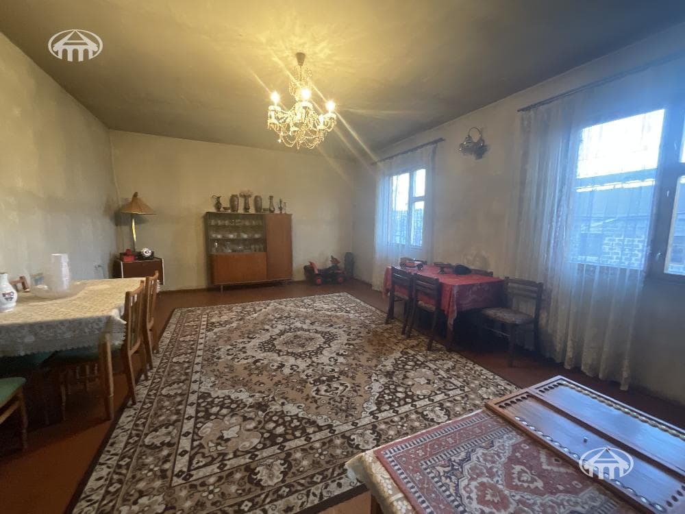 Дом · 6 комн. · 221 м² · Эребуни