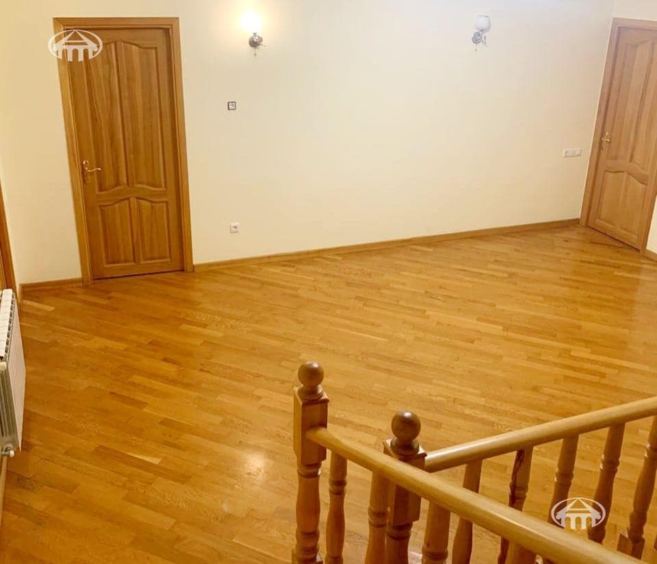 Mansion · 617 m² · Charentcavan