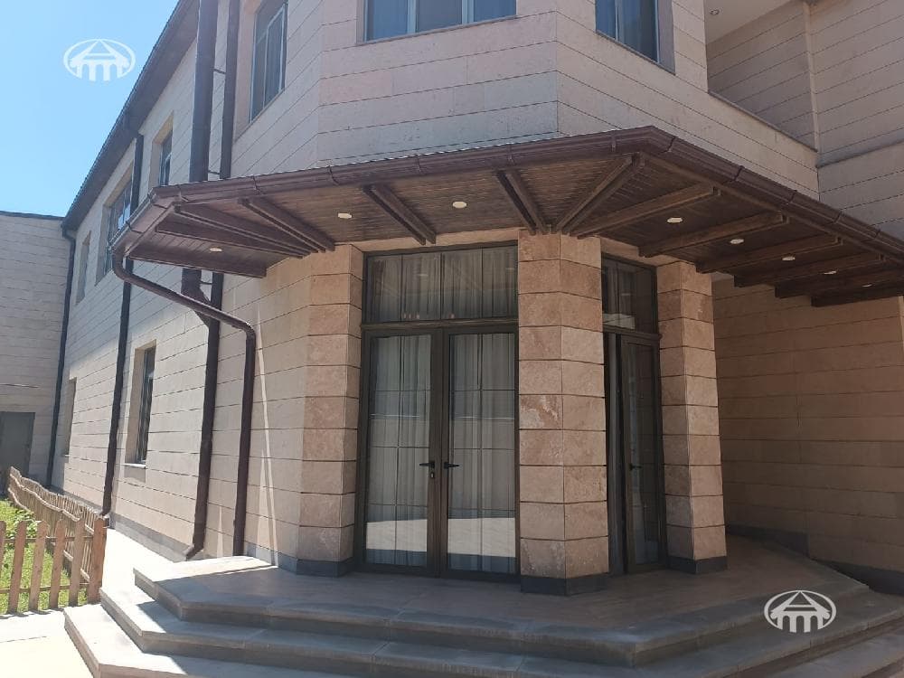Առանձնատուն · 7 սեն. · 873 մ² · Նոր Նորք