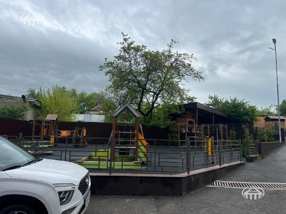 Квартира · 4 комн. · 142 м² · Кентрон