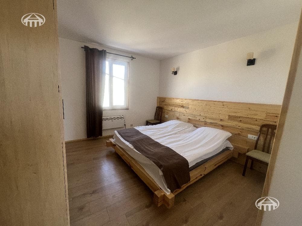 Hotel · 9 rooms · 1,200 m² · Djrvej
