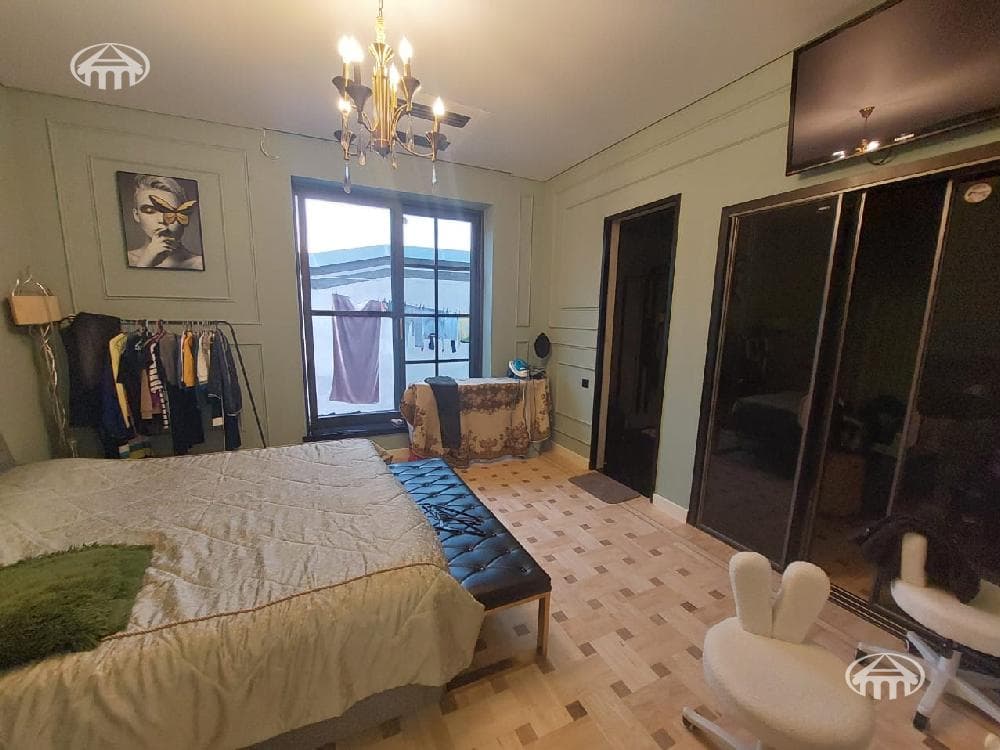 Особняк · 5 комн. · 370 м² · Аджапняк