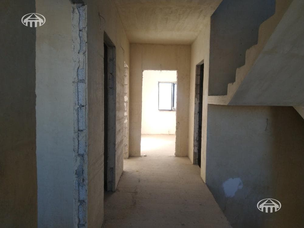 Townhouse · 4 rooms · 231 m² · Davtashen