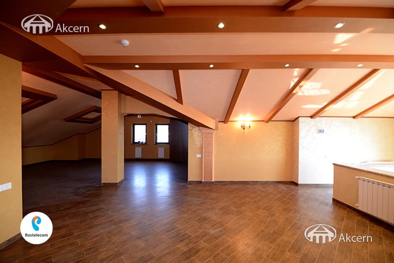 Mansion · 7 rooms · 729 m² · v. Arinj