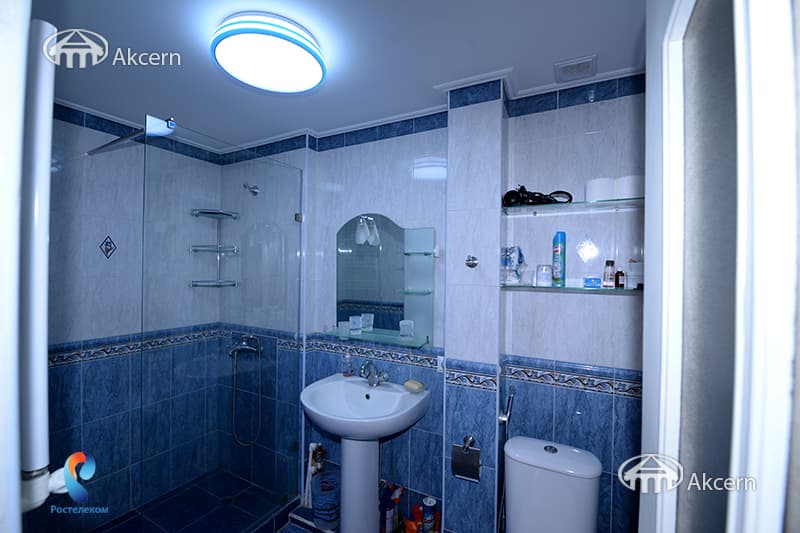 Квартира · 3 комн. · 90 м² · Кентрон