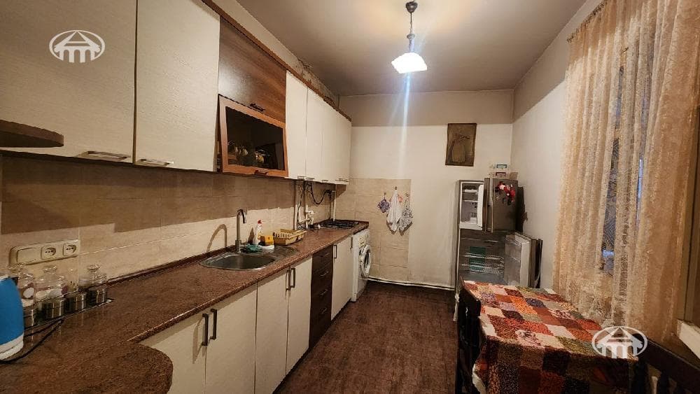 Дом · 6 комн. · 371 м² · Эребуни