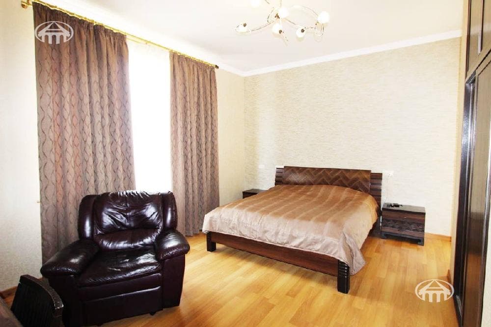 Mansion · 5 rooms · 681 m² · Nor Nork