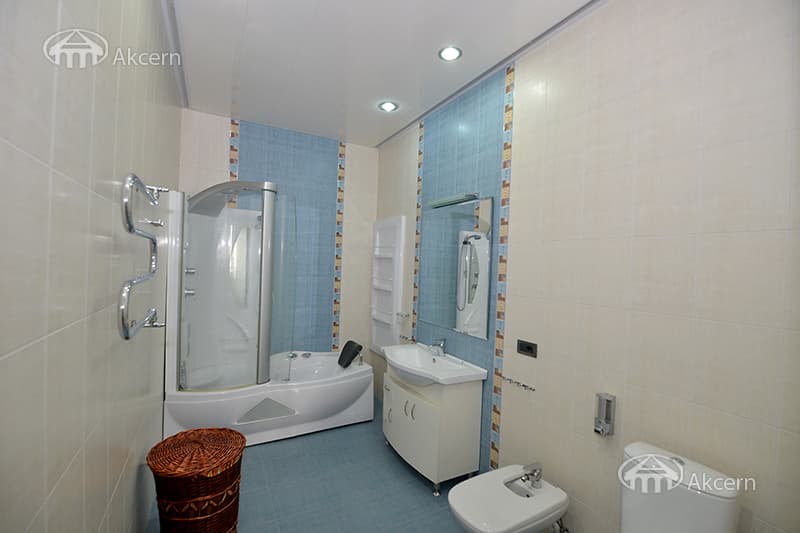 Բնակարան · 3 սեն. · 160 մ² · Կենտրոն