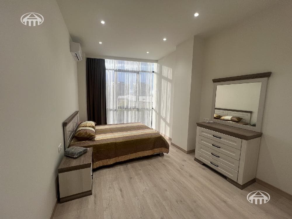 Квартира · 2 комн. · 56 м² · Кентрон