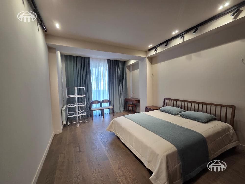 Квартира · 4 комн. · 131 м² · Арабкир