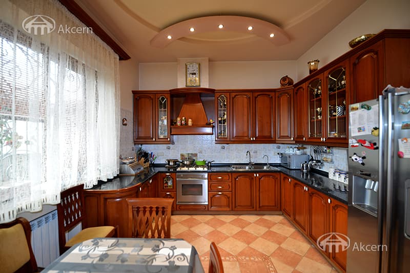 Առանձնատուն · 6 սեն. · 360 մ² · Նոր Նորք