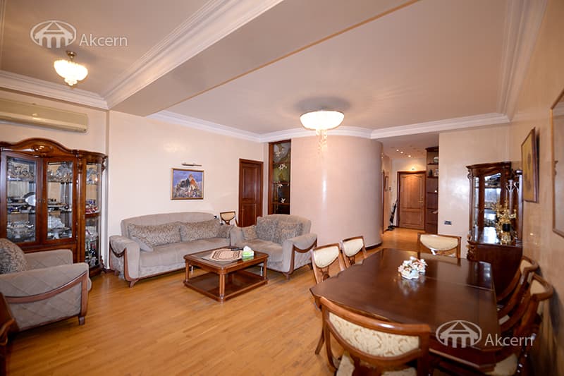 Квартира · 4 комн. · 127 м² · Кентрон