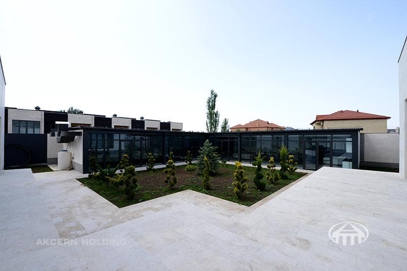 Mansion · 6 rooms · 334 m² · v. Arinj