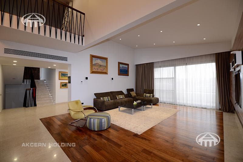 Mansion · 5 rooms · 777 m² · Avan