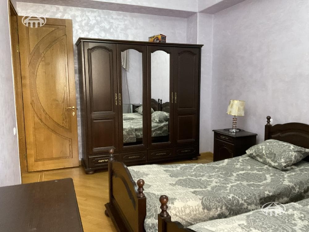 Apartment · 3 rooms · 139 m² · Kentron