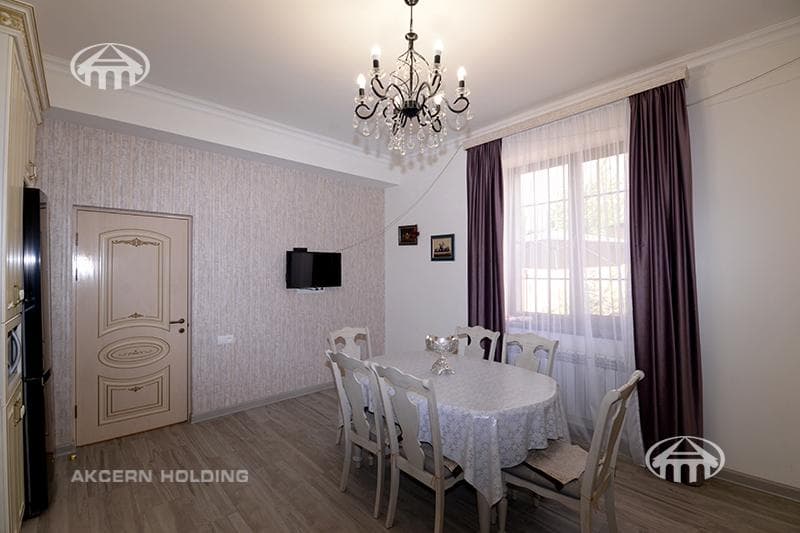Mansion · 5 rooms · 290 m² · Avan