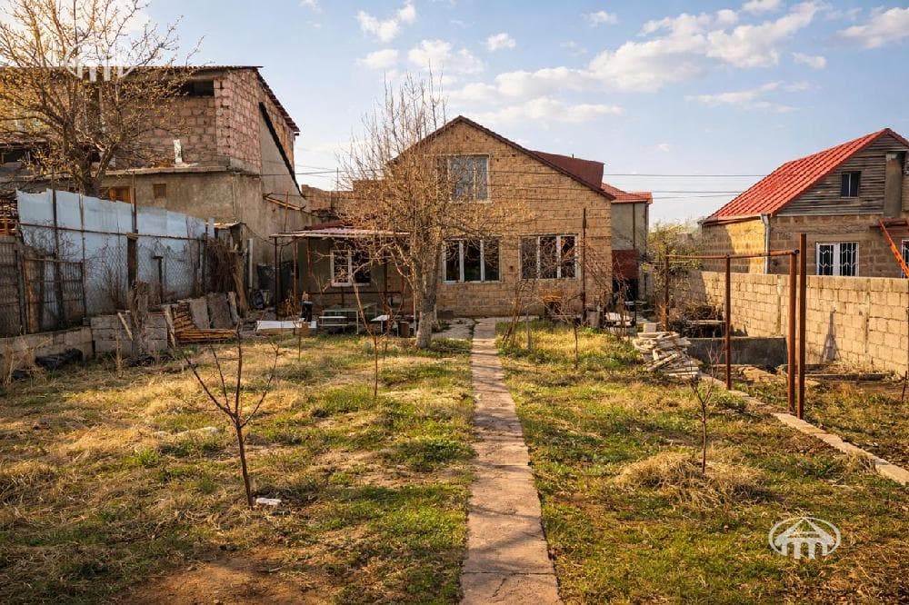 Ամառանոց · 3 սեն. · 165 մ² · Ձորաղբյուր