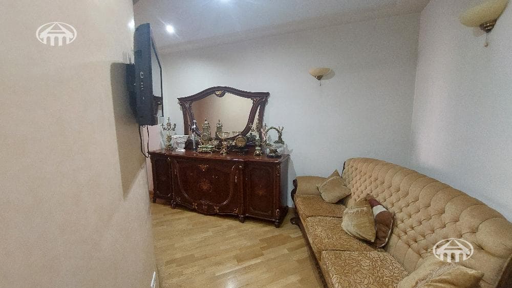Բնակարան · 4 սեն. · 162 մ² · Կենտրոն