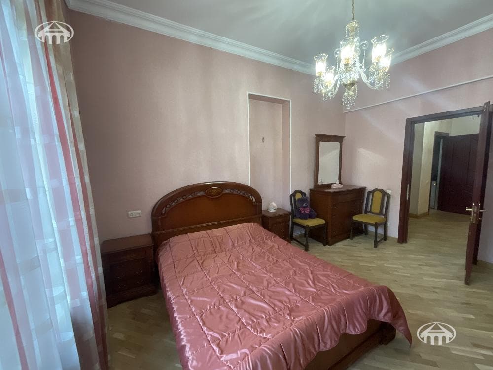 Apartment · 3 rooms · 107 m² · Kentron