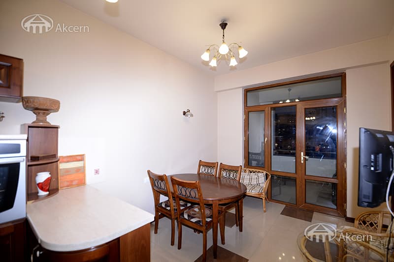 Квартира · 4 комн. · 186 м² · Кентрон