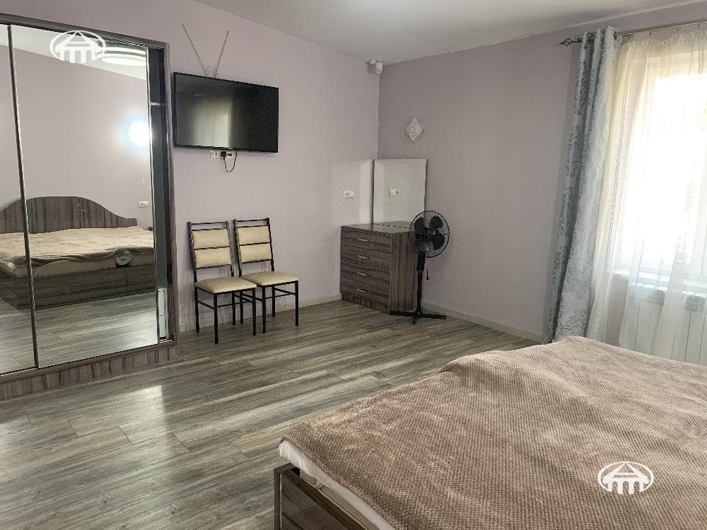 Дом · 8 комн. · 401 м² · Арабкир