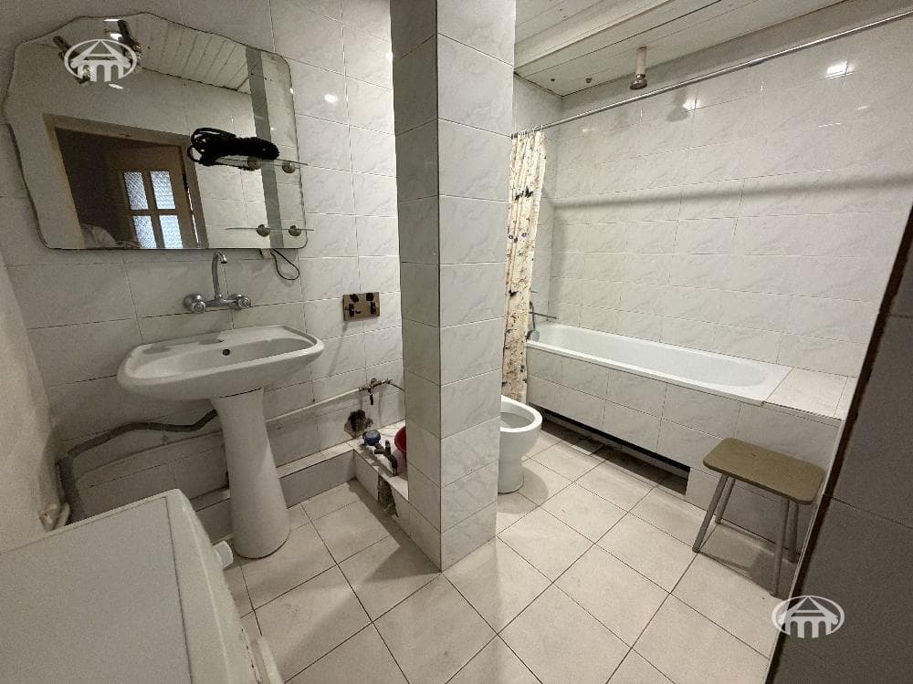 Квартира · 3 комн. · 95 м² · Давташен