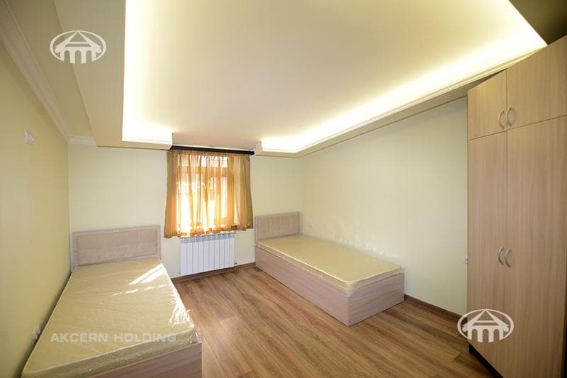 House · 6 rooms · 210 m² · Arabkir