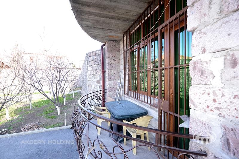 Особняк · 4 комн. · 261 м² · Давташен