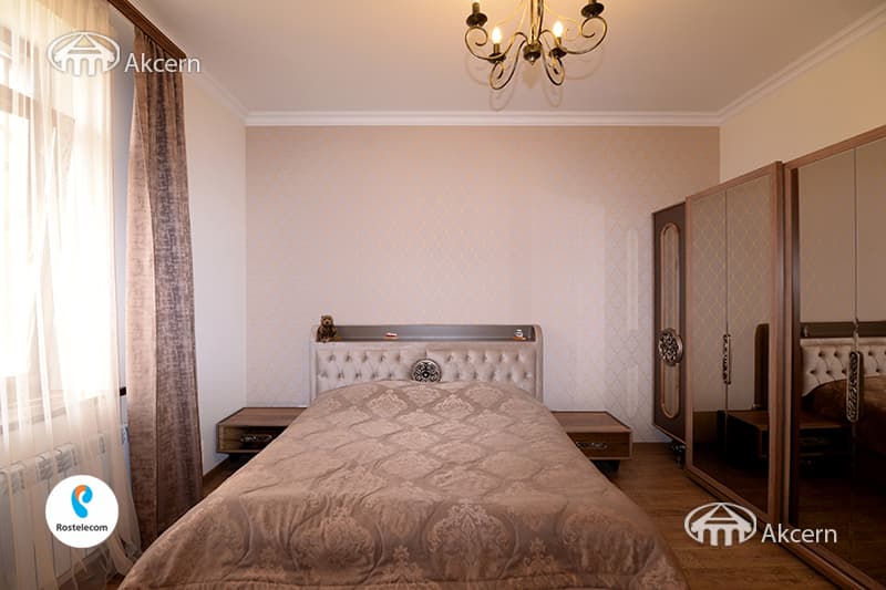 Дом · 5 комн. · 290 м² · Аван