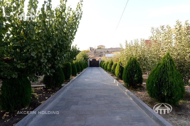 Առանձնատուն · 5 սեն. · 372 մ² · գ․ Առինջ