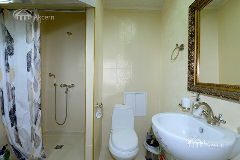 Дом · 5 комн. · 540 м² · Кентрон