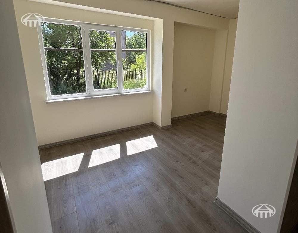 Apartment · 1 rooms · 42 m² · Hrazdan