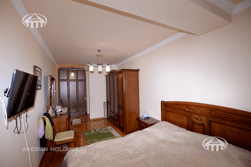 Apartment · 5 rooms · 210 m² · Kentron