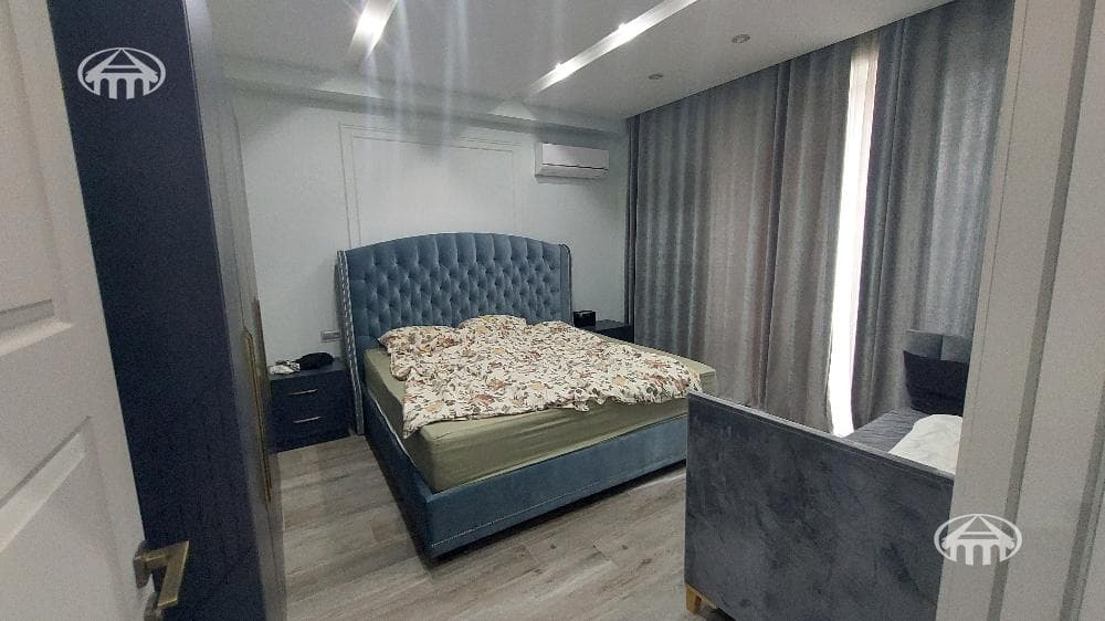 Таунхаус · 4 комн. · 300 м² · Аван
