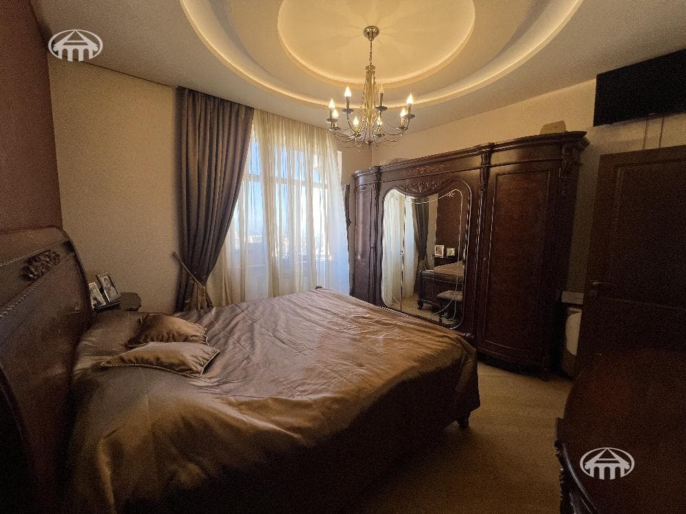 Apartment · 4 rooms · 132 m² · Kentron