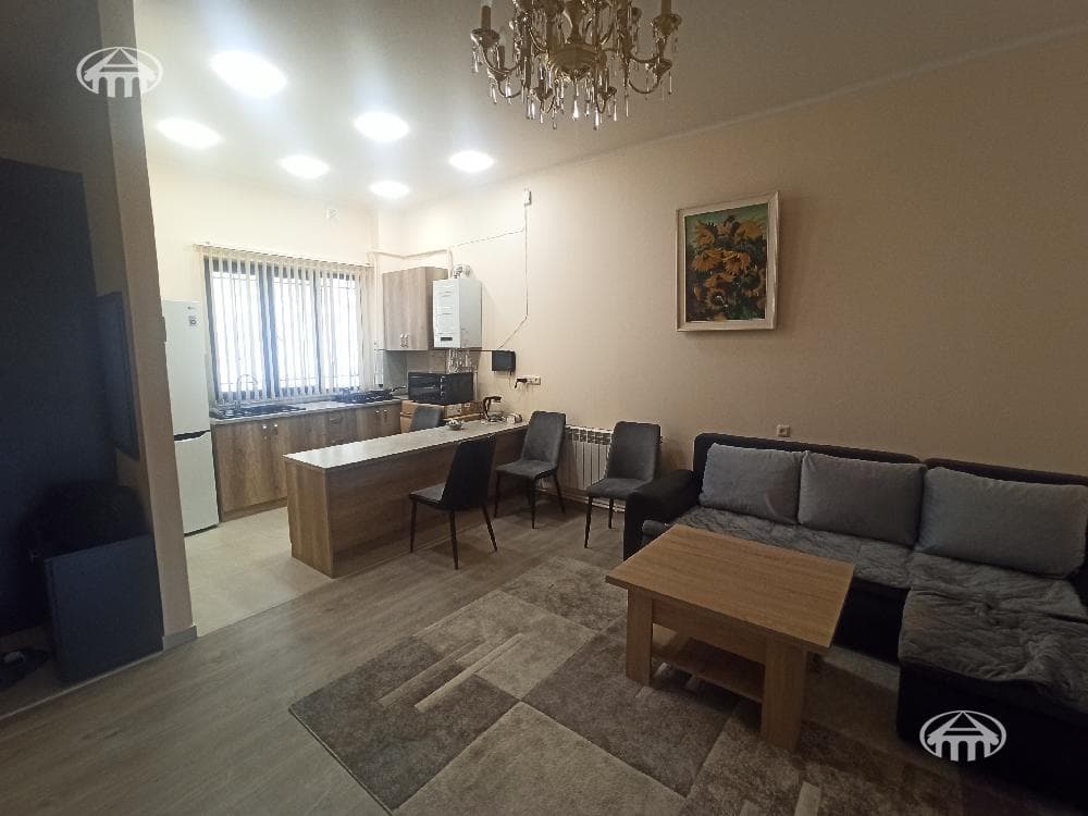 Дом · 8 комн. · 256 м² · Арабкир